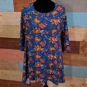 💜5/$25 Small super soft flowy floral 3/4 sleeve blouse let them eat cake